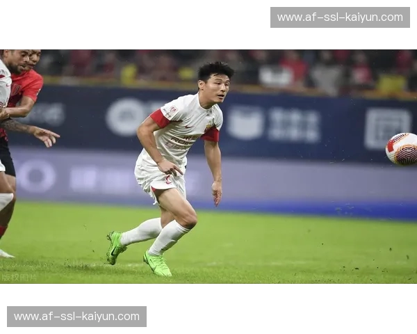 足球转会风云：金元、谋局与球迷的热血期待